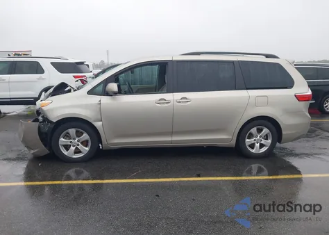 2015 Toyota Sienna Le 8 Passenger from USA, damaged, VIN 5TDKK3DC4FS651369
